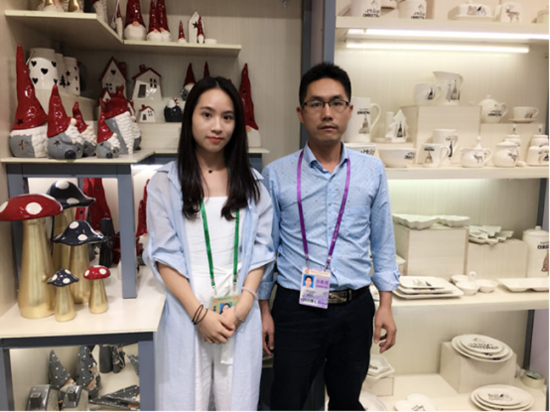 中国古代工艺品,琳琅满目,种类繁多。从精致的玉器到色彩斑斓的瓷器,每一种都承载着深厚的文化底蕴和精湛的手工艺技术。